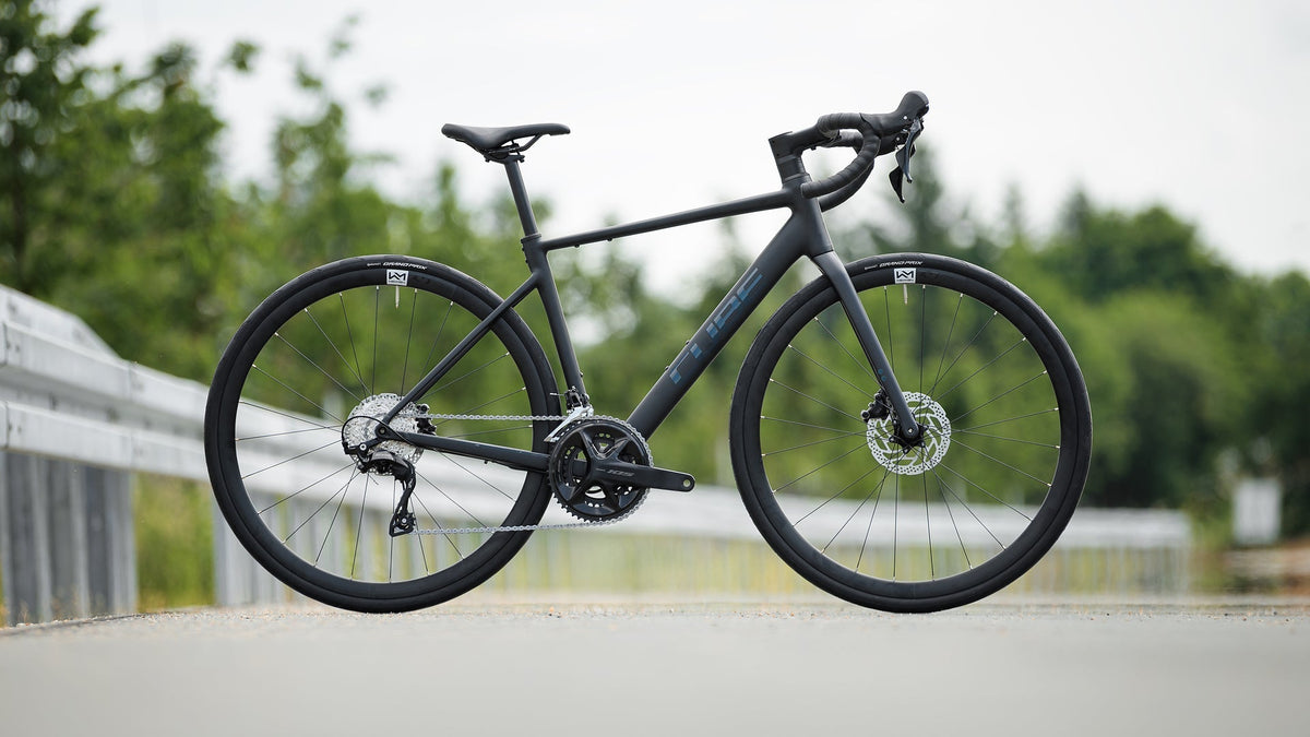CUBE Attain SLX coal & prism 2026